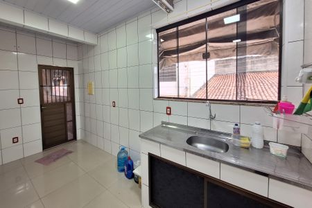 Cozinha de casa para alugar com 2 quartos, 52m² em Jardim das Oliveiras, Duque de Caxias