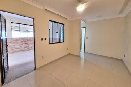 Sala de casa para alugar com 2 quartos, 52m² em Jardim das Oliveiras, Duque de Caxias