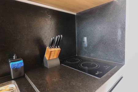Cozinha de apartamento para alugar com 1 quarto, 25m² em Vila Butantã, São Paulo