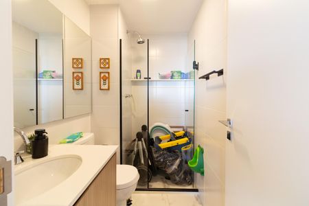 Apartamento à venda com 79m², 2 quartos e 1 vaga Apartamento à venda com 79m², 2 quartos e 1 vagaBanheiro