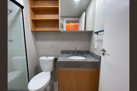 Banheiro de kitnet/studio para alugar com 1 quarto, 25m² em Butantã, São Paulo