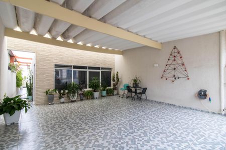 Casa à venda com 190m², 2 quartos e 3 vagas Casa à venda com 190m², 2 quartos e 3 vagasGaragem
