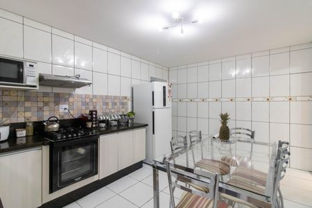 Casa à venda com 190m², 2 quartos e 3 vagas Casa à venda com 190m², 2 quartos e 3 vagasCozinha