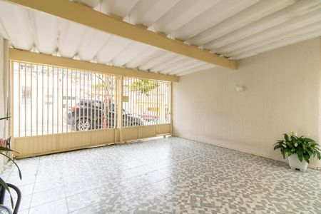 Casa à venda com 190m², 2 quartos e 3 vagas Casa à venda com 190m², 2 quartos e 3 vagasGaragem