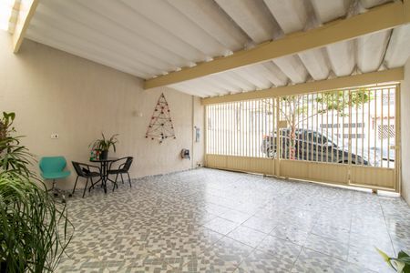 Casa à venda com 190m², 2 quartos e 3 vagas Casa à venda com 190m², 2 quartos e 3 vagasGaragem