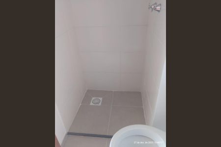 Banheiro de apartamento para alugar com 2 quartos, 40m² em Anchieta, Nilópolis