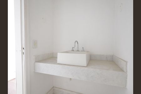 Apartamento para alugar com 300m², 4 quartos e 4 vagasLavabo
