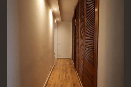 Apartamento para alugar com 300m², 4 quartos e 4 vagasCorredor