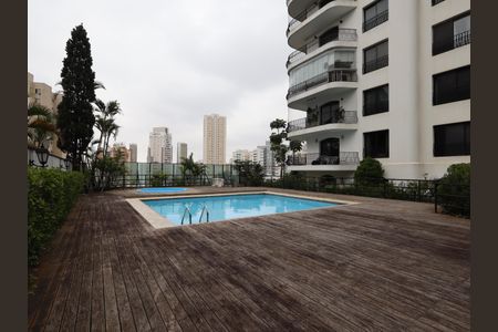 Apartamento para alugar com 300m², 4 quartos e 4 vagasÁrea comum - Piscina
