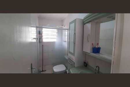 Casa de condomínio para alugar com 116m², 2 quartos e 2 vagasBanheiro dos Quartos