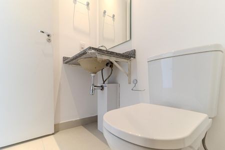 Banheiro de kitnet/studio à venda com 1 quarto, 24m² em Centro Histórico de São Paulo, São Paulo