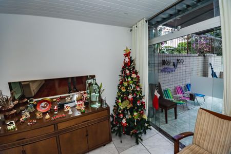 Apartamento à venda com 3 quartos, 100m² em Itapoã, Belo Horizonte
