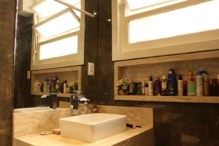 Apartamento para alugar com 165m², 4 quartos e 1 vagaBanheiro da Suíte