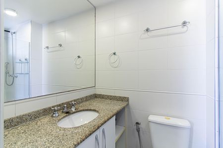 Apartamento à venda com 71m², 3 quartos e 1 vaga Apartamento à venda com 71m², 3 quartos e 1 vagaBanheiro da Suíte