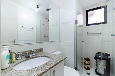 Apartamento à venda com 71m², 3 quartos e 1 vaga Apartamento à venda com 71m², 3 quartos e 1 vagaBanheiro