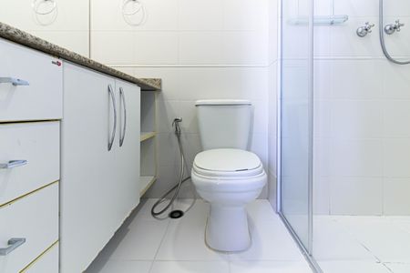 Apartamento à venda com 71m², 3 quartos e 1 vaga Apartamento à venda com 71m², 3 quartos e 1 vagaBanheiro da Suíte