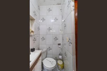 Banheiro de serviço de casa para alugar com 2 quartos, 120m² em Vila Medeiros, São Paulo