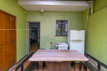 Casa para alugar com 120m², 2 quartos e 1 vagaQuintal