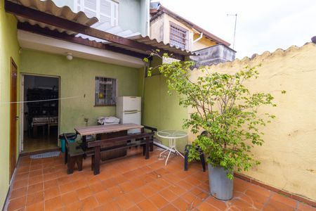 Casa para alugar com 120m², 2 quartos e 1 vagaQuintal