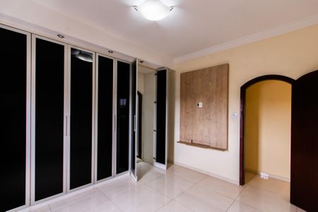 Casa à venda com 350m², 5 quartos e 2 vagasSuite