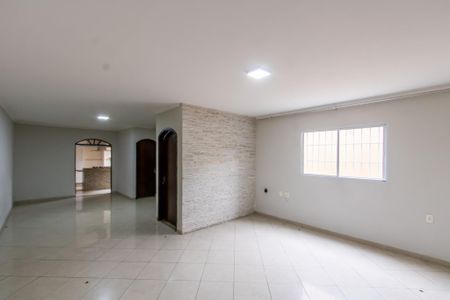 Sala de casa à venda com 5 quartos, 350m² em Vila Ponte Rasa, São Paulo