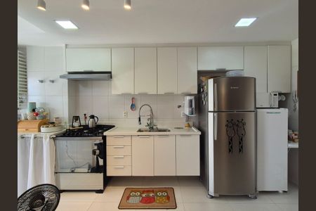 Apartamento para alugar com 68m², 2 quartos e 1 vagaCozinha 