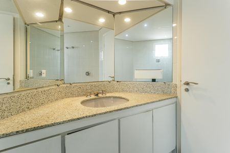 Apartamento para alugar com 400m², 5 quartos e 5 vagasBanheiro da Suíte 3