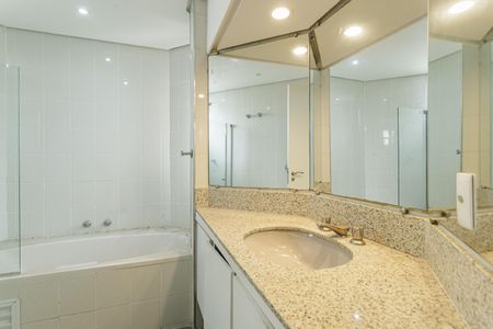 Apartamento para alugar com 400m², 5 quartos e 5 vagasBanheiro da Suíte 3