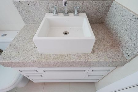 Apartamento à venda com 116m², 3 quartos e 3 vagasBanheiro social