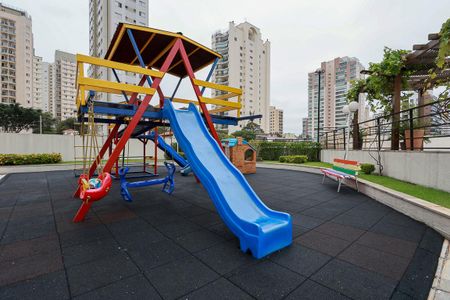 Apartamento à venda com 116m², 3 quartos e 3 vagasÁrea comum - Playground