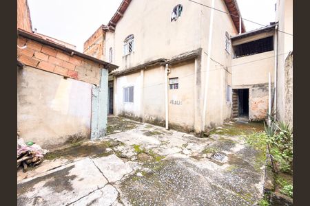 Casa à venda com 201m², 6 quartos e sem vagaQuintal