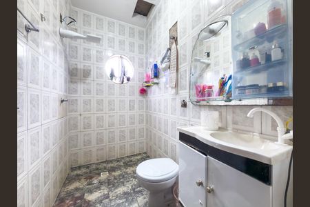 Casa à venda com 201m², 6 quartos e sem vagaBanheiro Suíte - 2º Piso