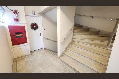 Apartamento para alugar com 101m², 3 quartos e 1 vagaEscada