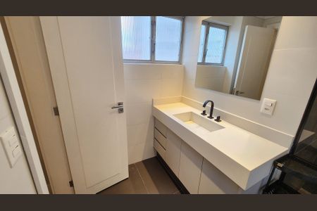 Apartamento para alugar com 101m², 3 quartos e 1 vagaBanheiro da Suíte 2