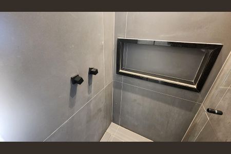 Apartamento para alugar com 101m², 3 quartos e 1 vagaDetalhe do Banheiro da Suite