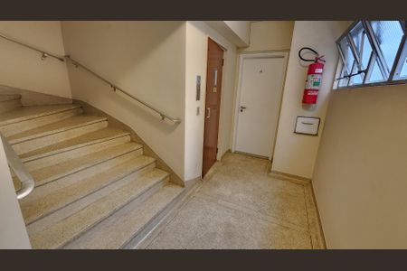 Apartamento para alugar com 101m², 3 quartos e 1 vagaEscada