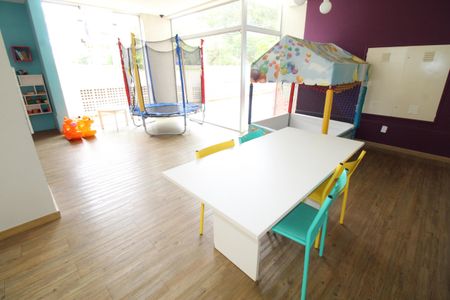 Apartamento para alugar com 98m², 3 quartos e 2 vagasÁrea comum - Brinquedoteca