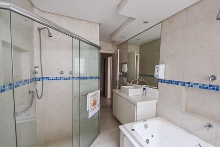 Casa à venda com 350m², 3 quartos e 3 vagasBanheiro