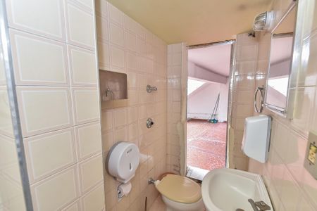 Casa à venda com 350m², 3 quartos e 3 vagasBanheiro de serviço