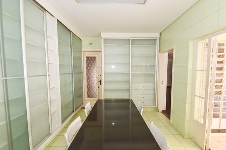 Casa à venda com 350m², 3 quartos e 3 vagasCozinha