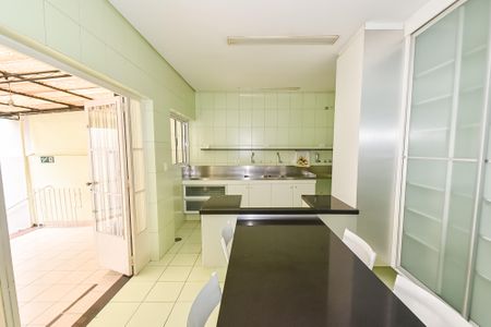 Casa à venda com 350m², 3 quartos e 3 vagasCozinha