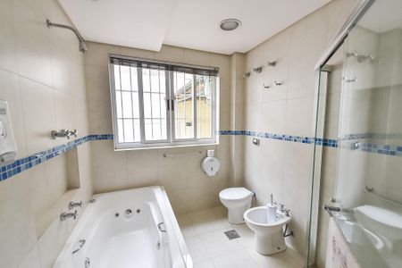 Casa à venda com 350m², 3 quartos e 3 vagasBanheiro