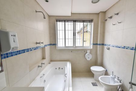 Casa à venda com 350m², 3 quartos e 3 vagasBanheiro