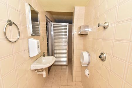 Casa à venda com 350m², 3 quartos e 3 vagasBanheiro de serviço