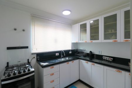 Casa à venda com 432m², 6 quartos e 8 vagasCozinha