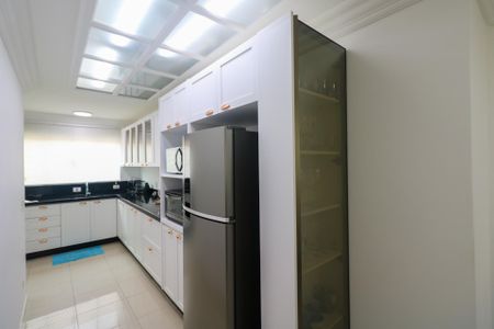 Casa à venda com 432m², 6 quartos e 8 vagasCozinha