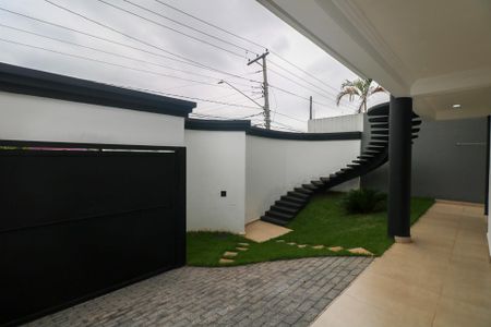 Casa à venda com 432m², 6 quartos e 8 vagasQuintal