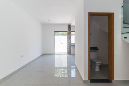 Casa de condomínio para alugar com 74m², 2 quartos e 1 vagaSala