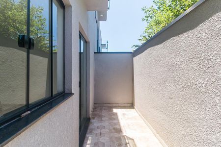 Casa de condomínio para alugar com 74m², 2 quartos e 1 vagaÁrea de Serviço