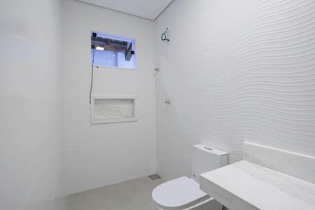 Casa à venda com 260m², 3 quartos e 4 vagas Casa à venda com 260m², 3 quartos e 4 vagasBanheiro da suíte 1